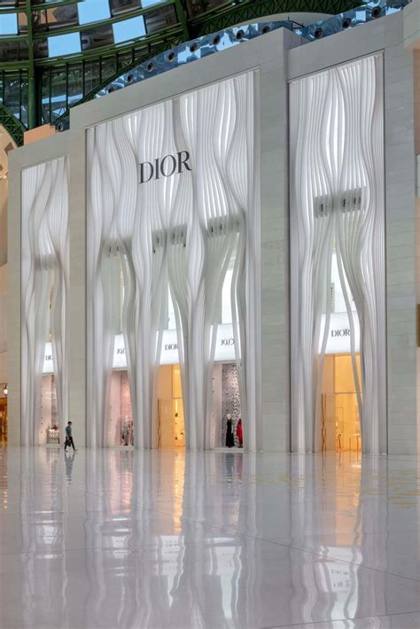 Shop Dior Online in Qatar .